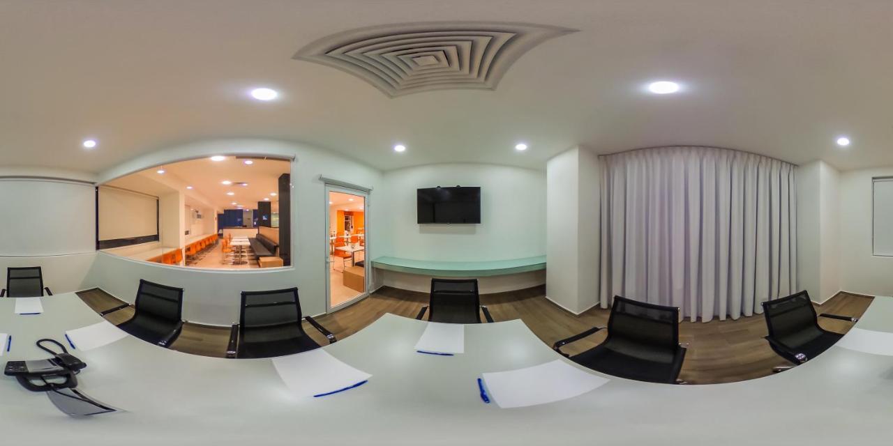 One Guadalajara Expo Hotel Kültér fotó