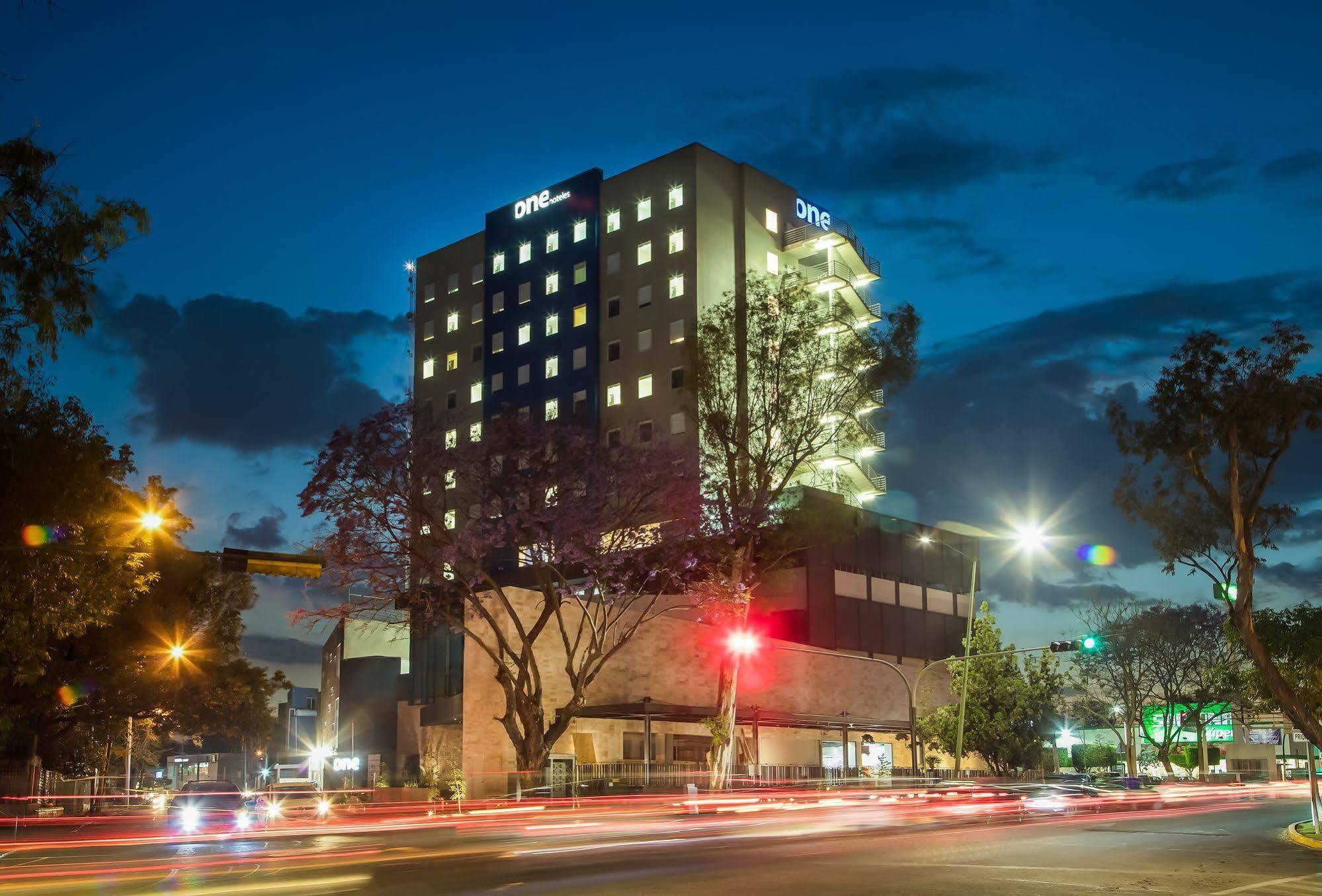 One Guadalajara Expo Hotel Kültér fotó