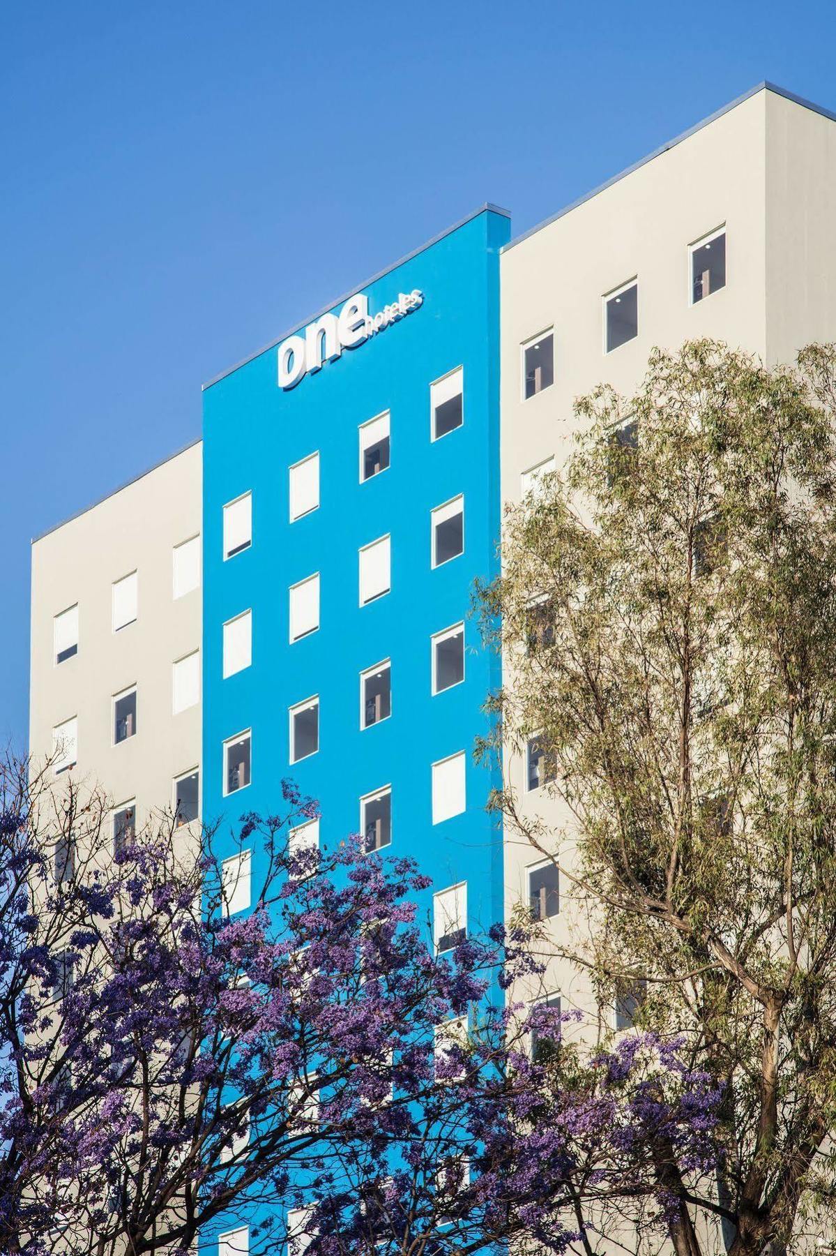 One Guadalajara Expo Hotel Kültér fotó