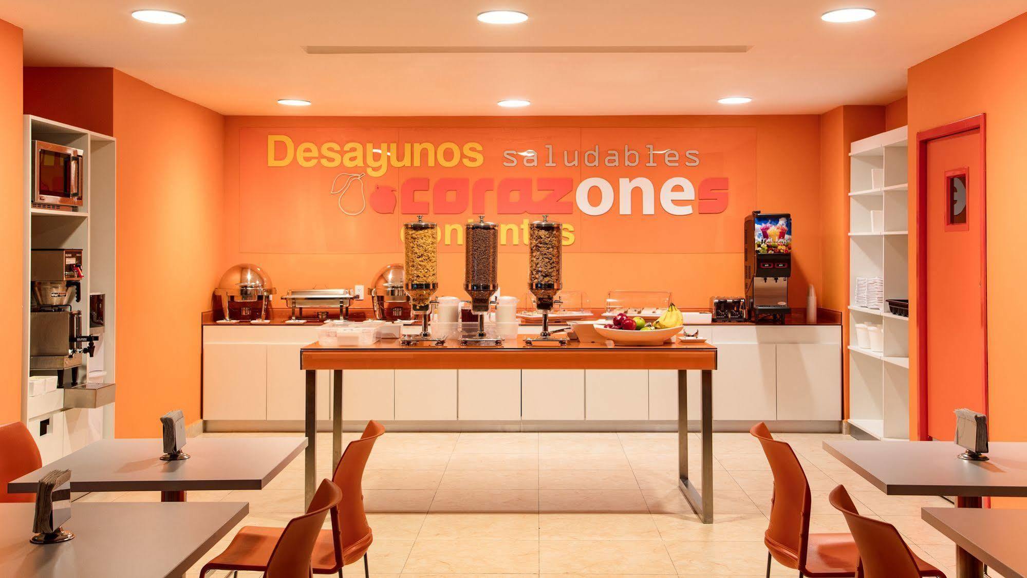 One Guadalajara Expo Hotel Kültér fotó